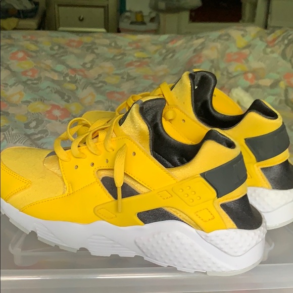yellow huaraches